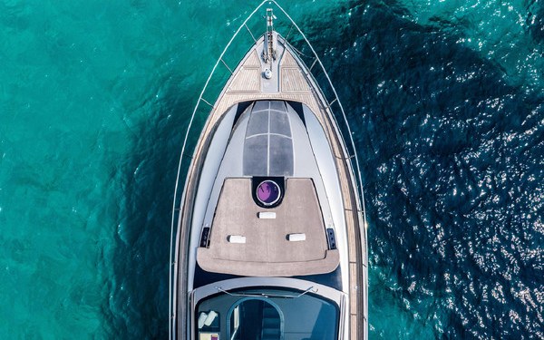 Pershing 62