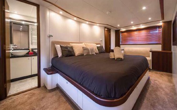 Sunseeker Predator 82